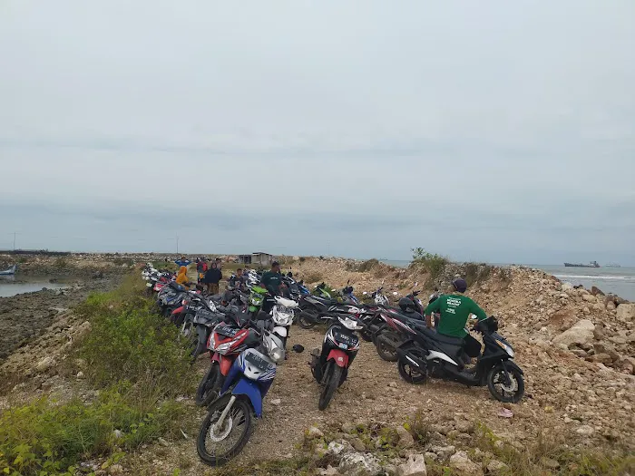 Pantai Kemantren 9