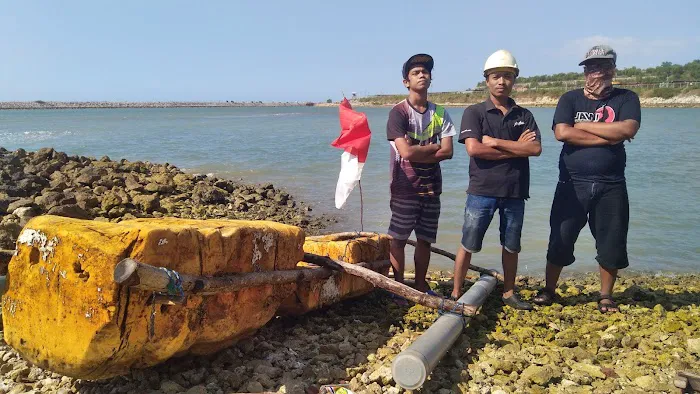 Pantai Kemantren 7