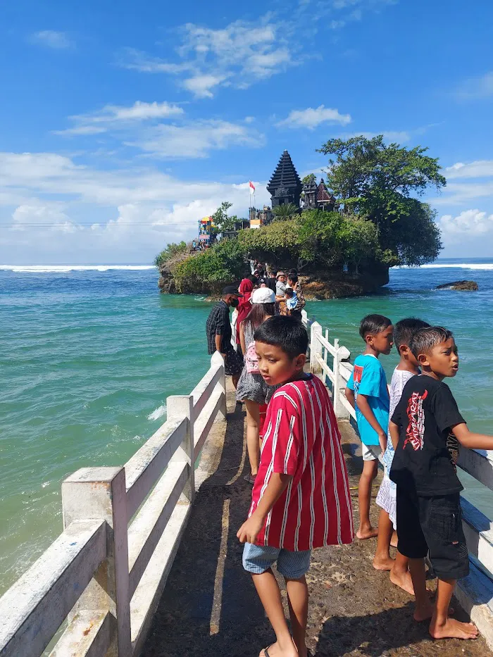 Pantai Balekambang ꦥꦼꦱꦶꦱꦶꦂꦧꦭꦺꦏꦩ꧀ꦧꦁ 8