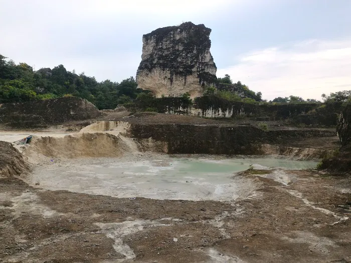 Gunung Kapur Suci 0