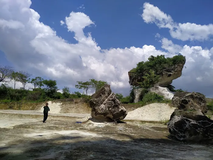 Gunung Kapur Suci 3