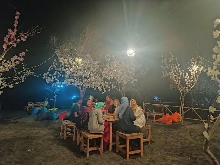 Nakama Cafe Taman Sakura 2