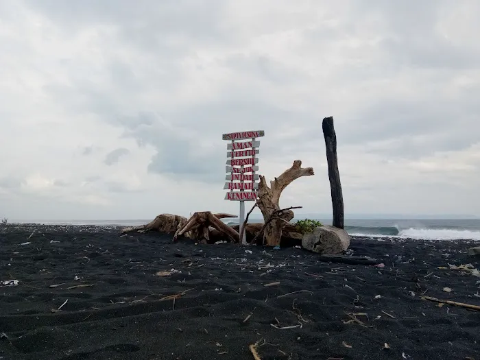 Pantai Mbah Drajid Wotgalih 9