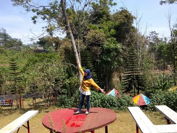 Wisata Bukit Flora 8