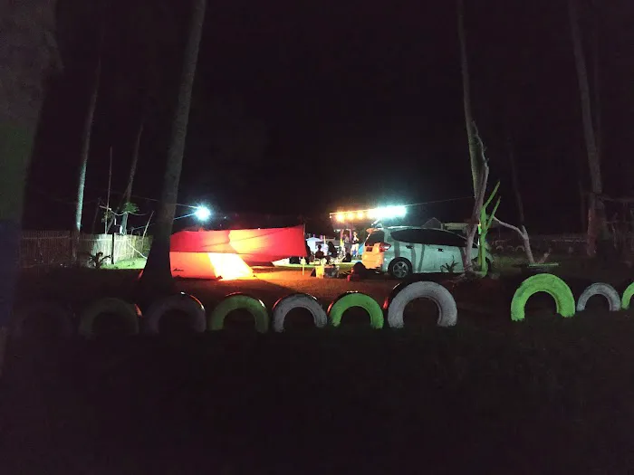 Elle' Kalukue Beach 0