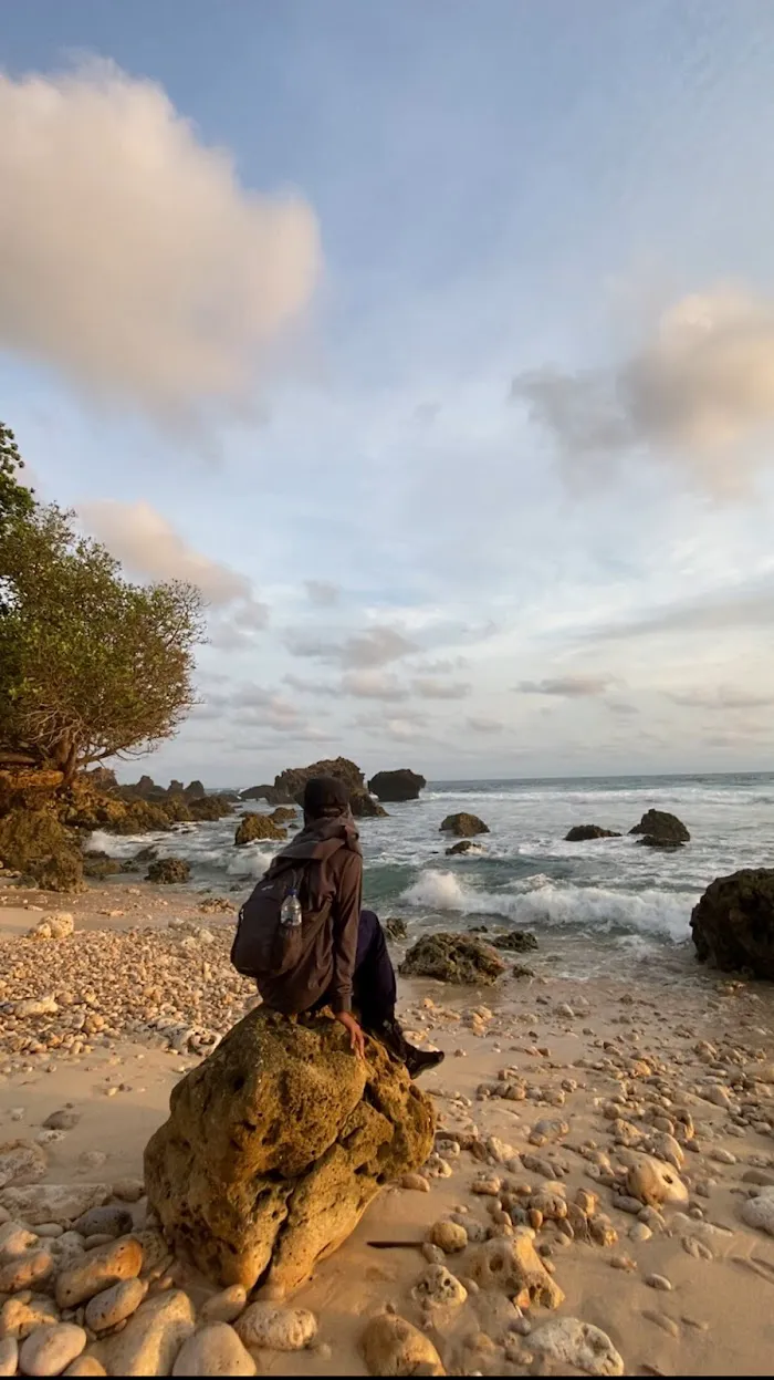 Pantai Geger Sapi 5