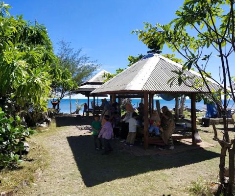 PANTAI LOWITA - VILLA MUTIARA