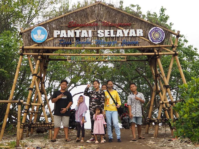 Pantai Selayar 8