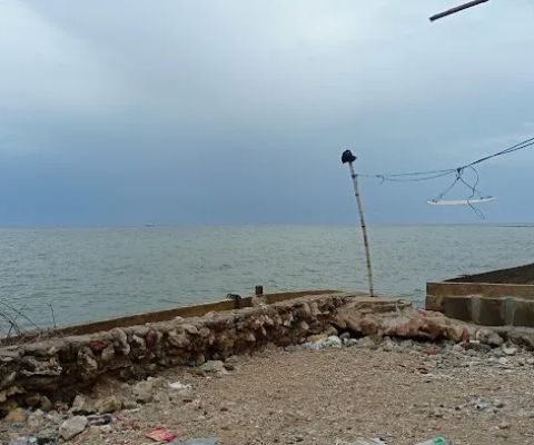 Pantai Topoh