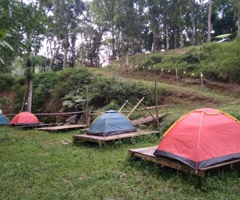 Watu Delean Camp and Playground