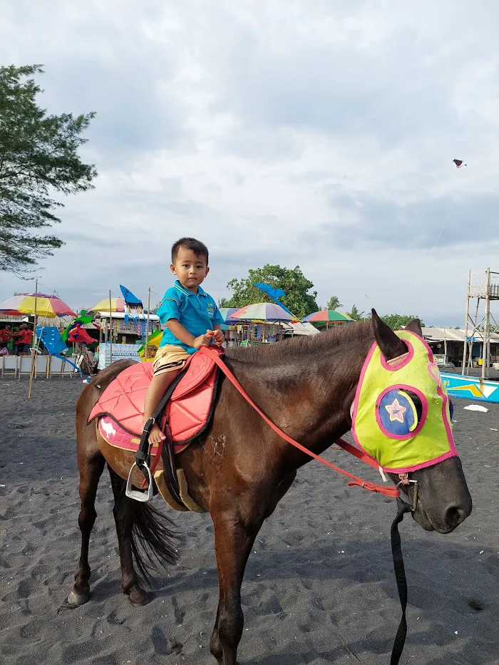 Watu Pecak Beach 4