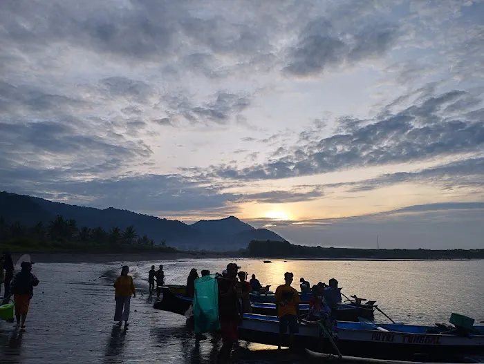 Pantai Senutuk 1