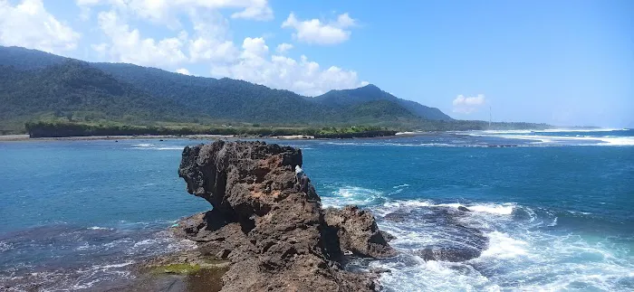 Pantai Senutuk 7