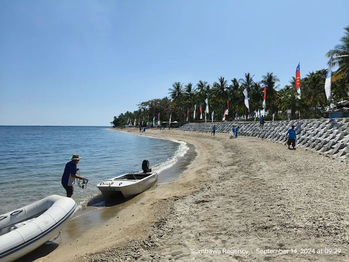 Gelora Beach - Meno Sumbawa 0