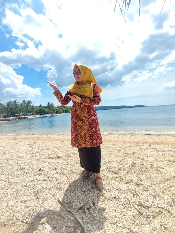 Gelora Beach - Meno Sumbawa 9