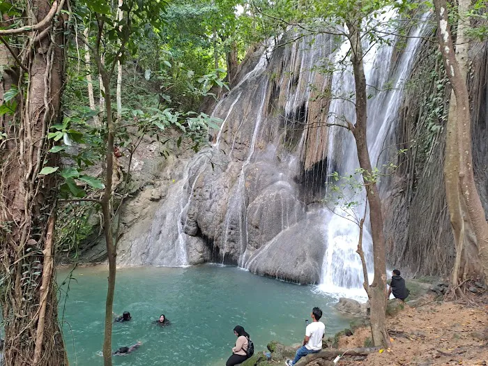 Air terjun Semporon Tangkel waterfall 2