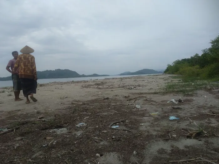 Pantai Labuan Poh 8