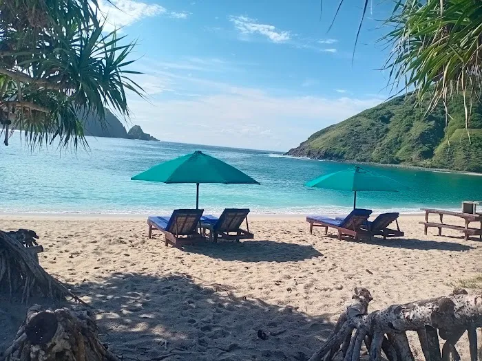 Pantai Tanjung Luar Lombok Timur 5