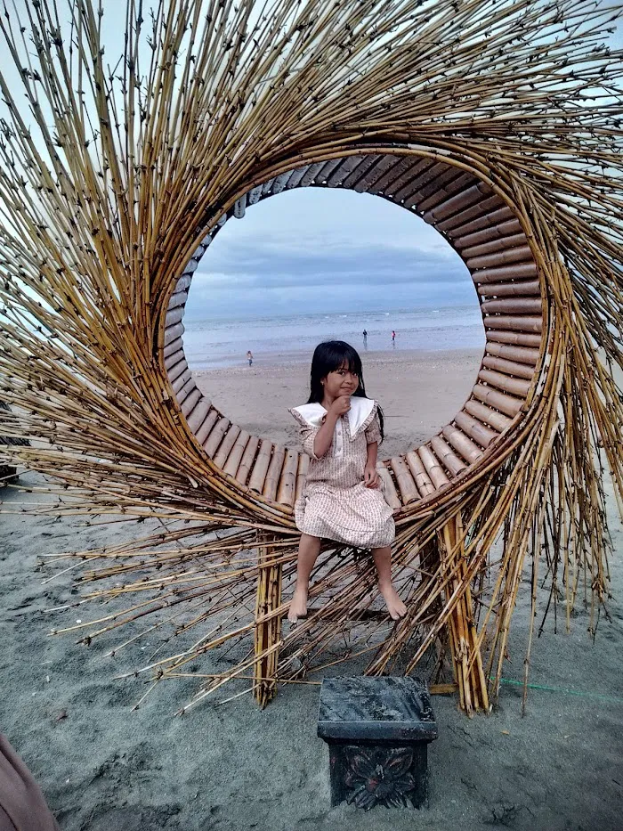 Beach LM Cafe 7