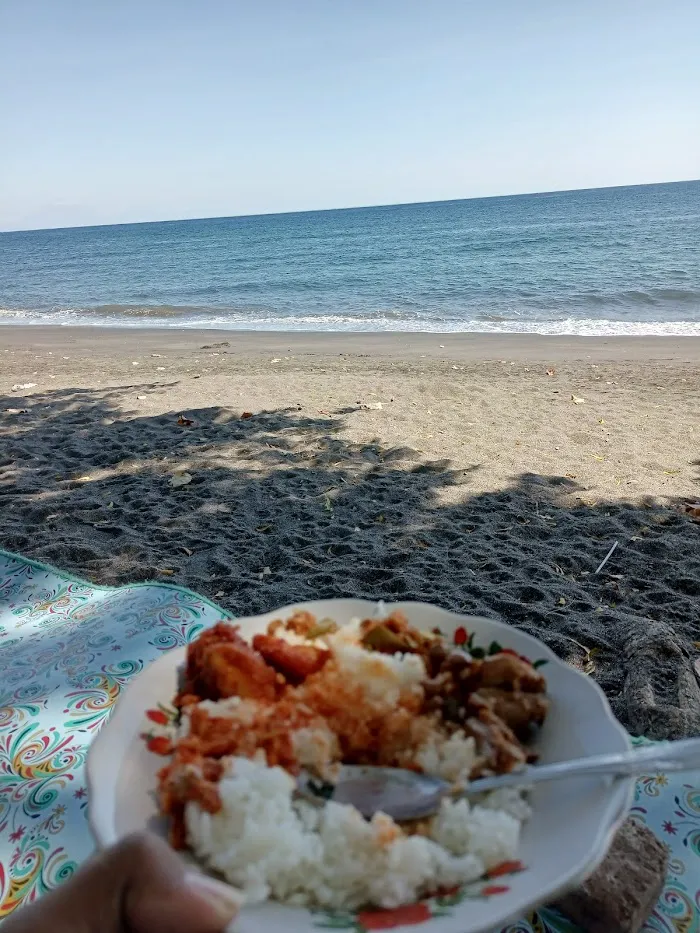 PANTAI JAWIREM 0