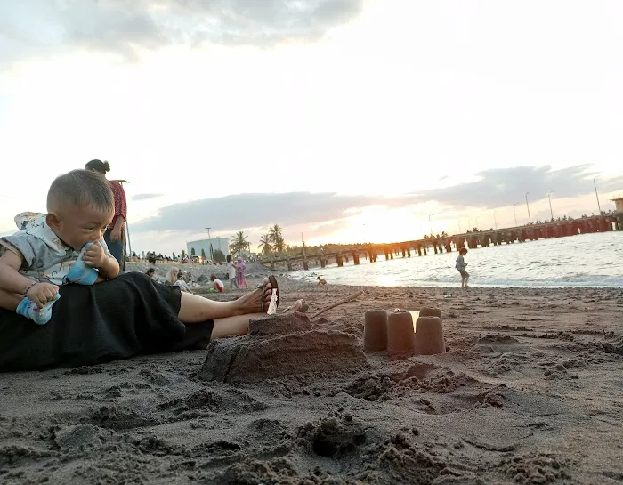 PANTAI JAWIREM 2