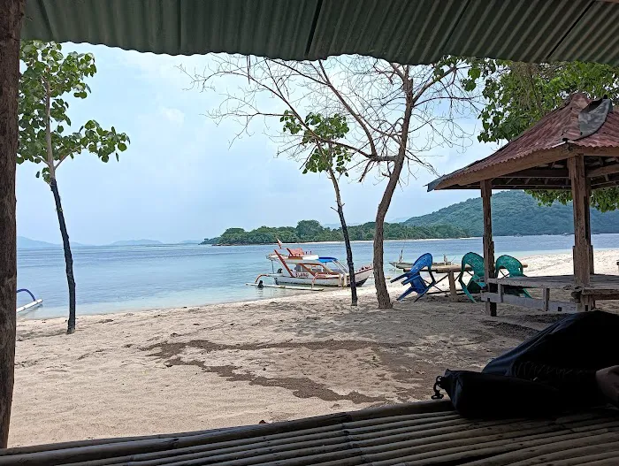 GILI TANGKONG BEACH 4