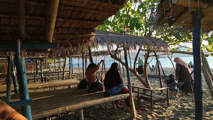 Pantai Napak Tilas 5