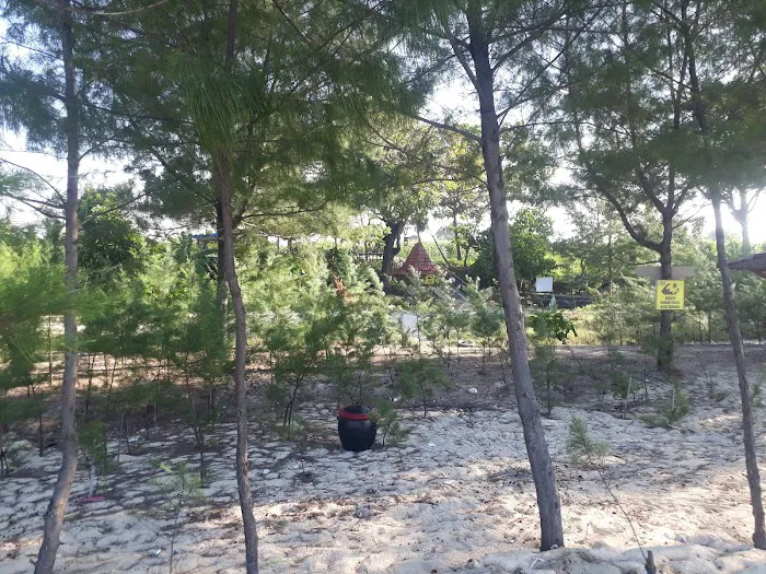 Pantai Sumur Pawon 0