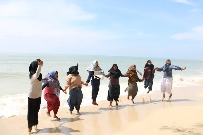 Pantai Sumur Pawon 3