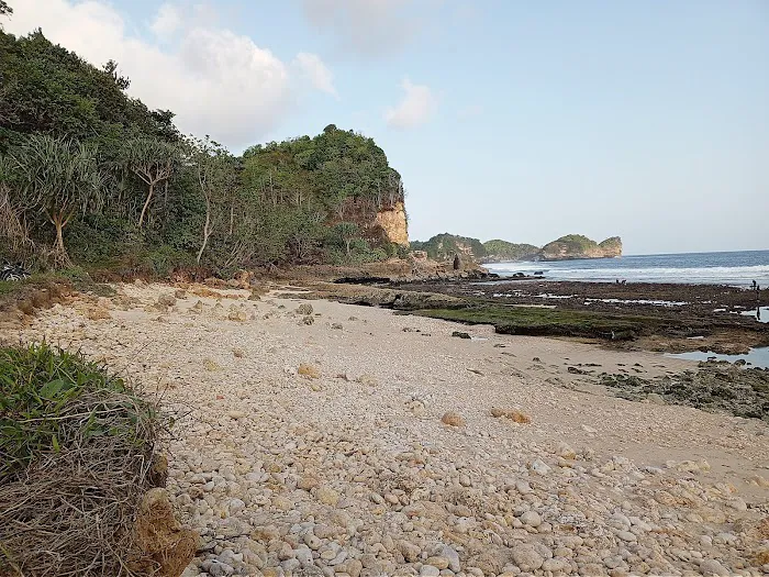 Pantai Gladakan 1