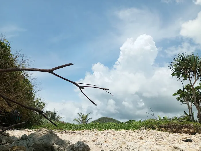 Pantai Gladakan 0