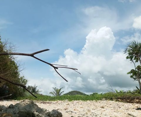 Pantai Gladakan