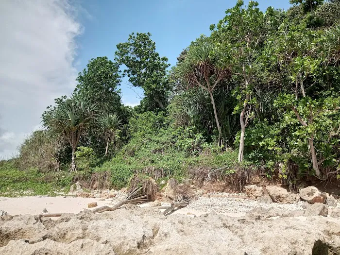Pantai Gladakan 6
