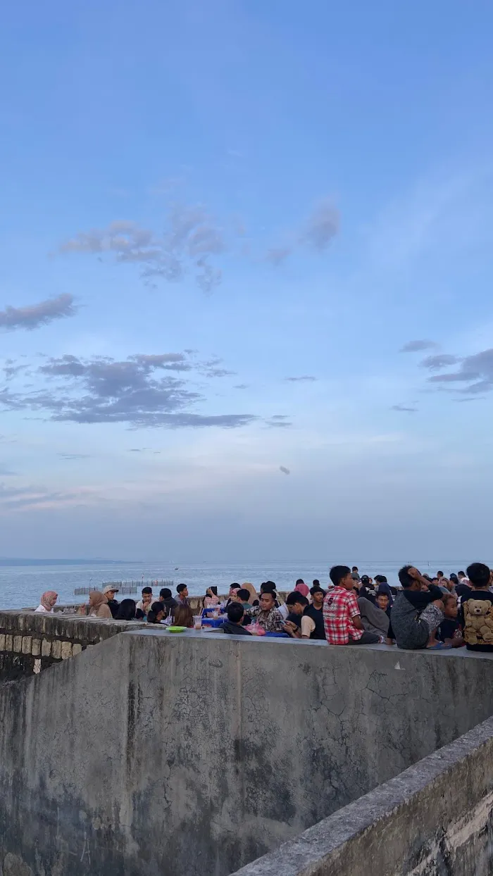 Pantai Tambak Wedi 8