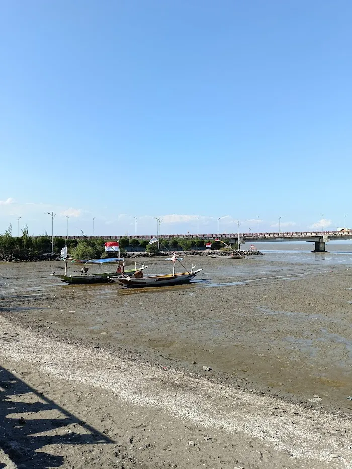Kenjeran Beach 3