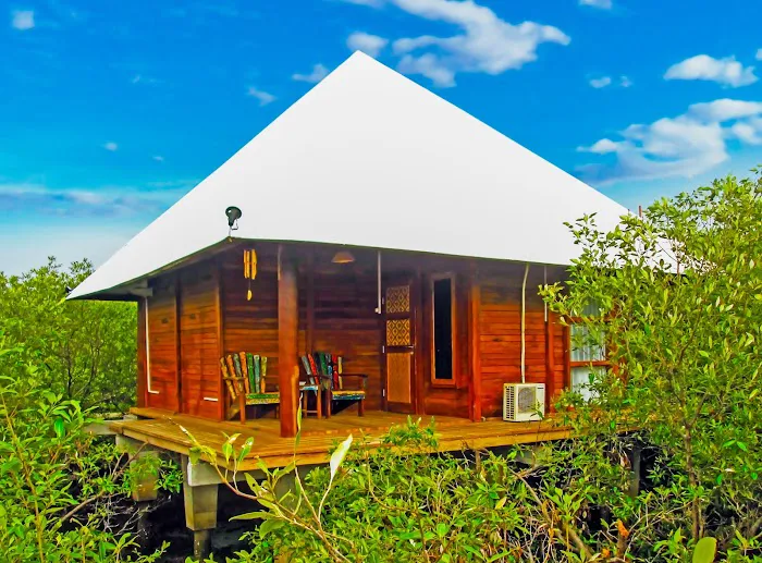 BeeJay Bakau Resort 0