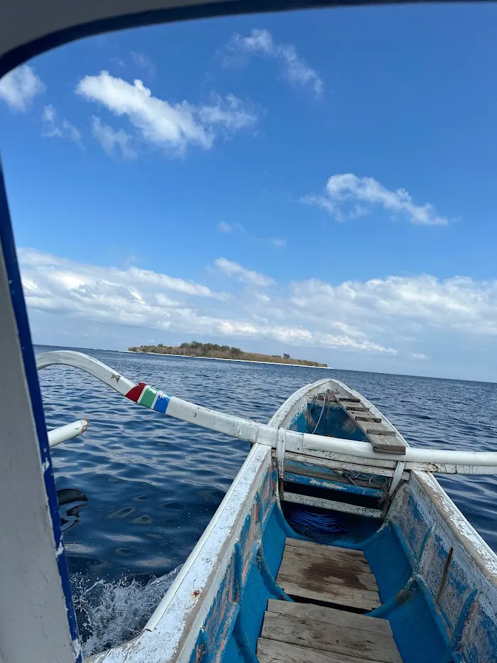 Beach and snorkeling 0