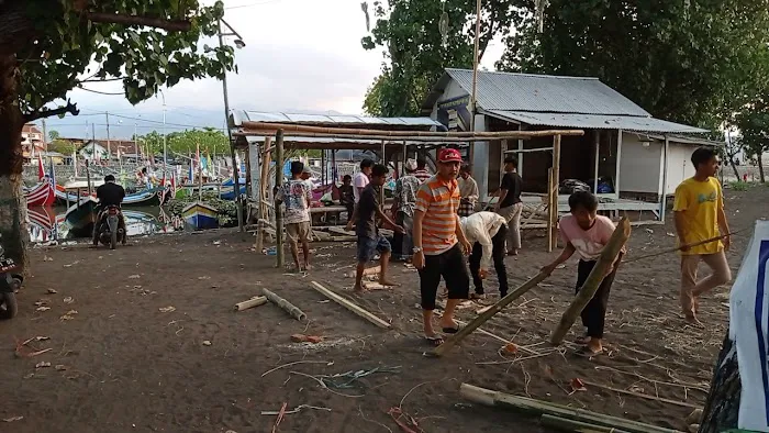 Wisata Pantai Paku Lima 0