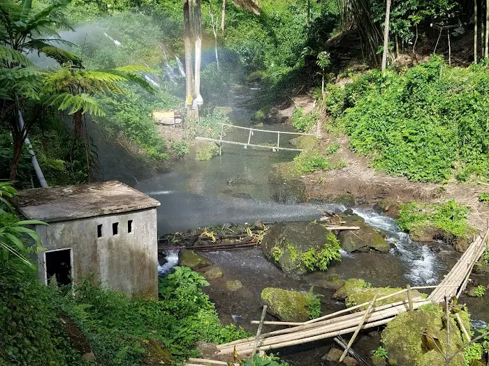 Pelisan waterfall 1