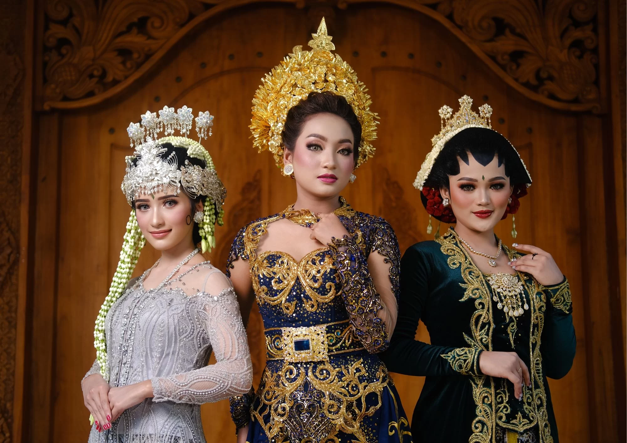 Traditional Clothing Trials on an Indonesia Cruise: Experience Local Culture in Style