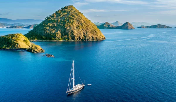 Sail Through Indonesia’s Most Scenic Islands: A Dream Journey Across Paradise