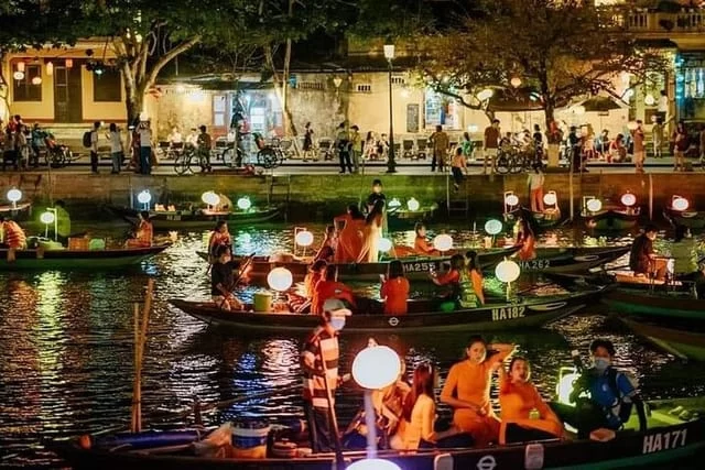 Night Market Exploration on an Indonesia Cruise: A Unique Cultural Experience