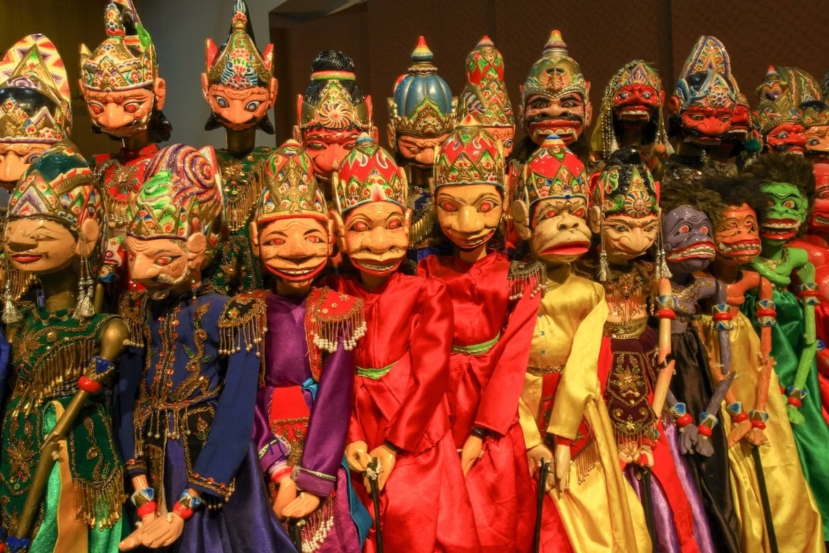 How to Find Unique Souvenirs in Indonesia: A Guide to Local Treasures and Handmade Gifts