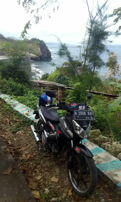 Pantai Licin 2