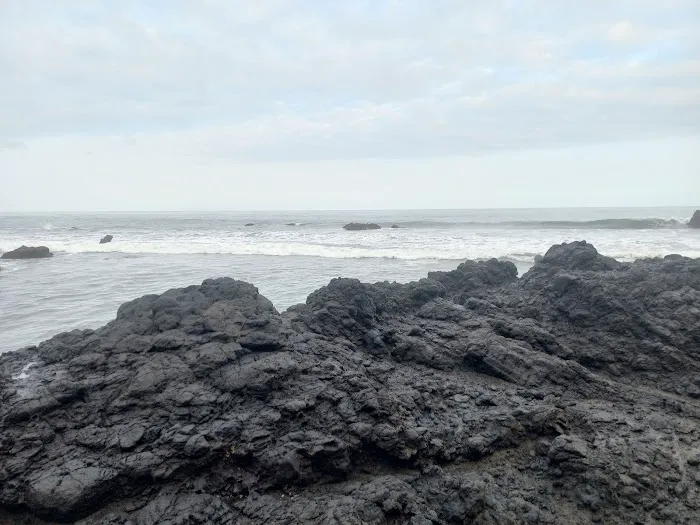 Pantai Watu Gedek 2