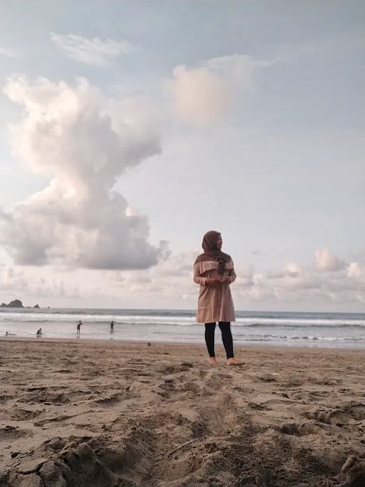 Pantai Jolosutro 4