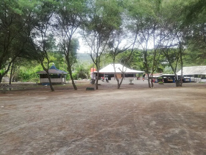 Pantai Jolosutro 9