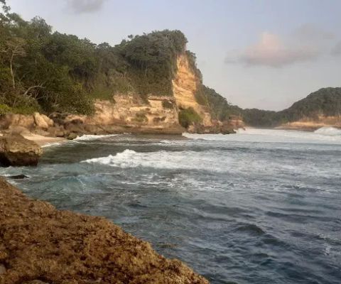 Pantai Gandhol