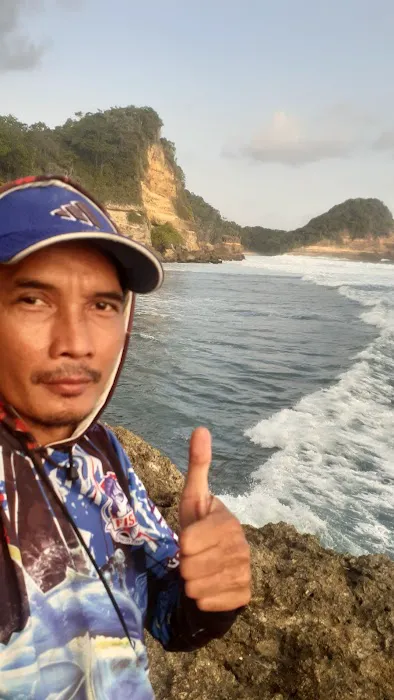 Pantai Gandhol 1