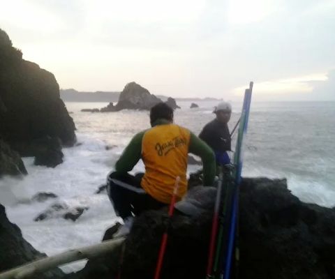 Pantai Karang Pandan